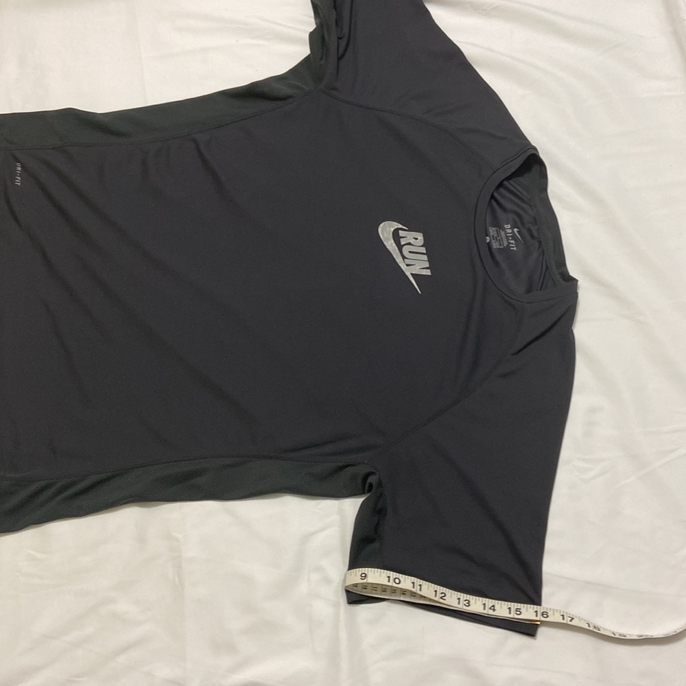 NIKE,MEN,DARK GREY,DRI-FIT,SHORT SLEEVE,ATHLETIC T-SHIRT.SIZE-LARGE - Picture 9 of 13